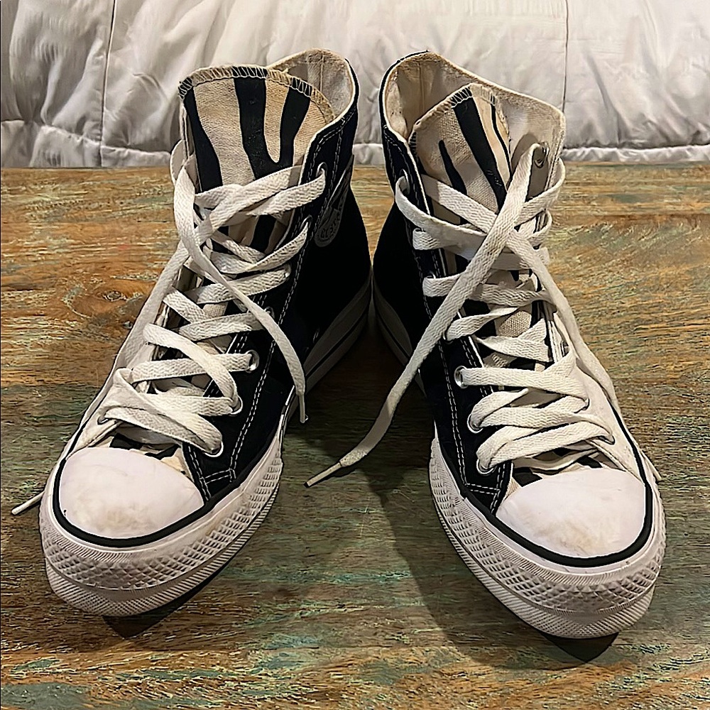 Converse—black & white high top platform sneakers. Mens sz 5, women’s sz 7